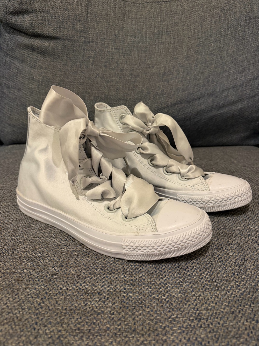 Converse grey satin All Star high W 8.5 M 6.5 🎀🩶 NEW!!!